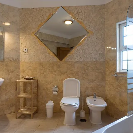 Akivillas Golden Villa